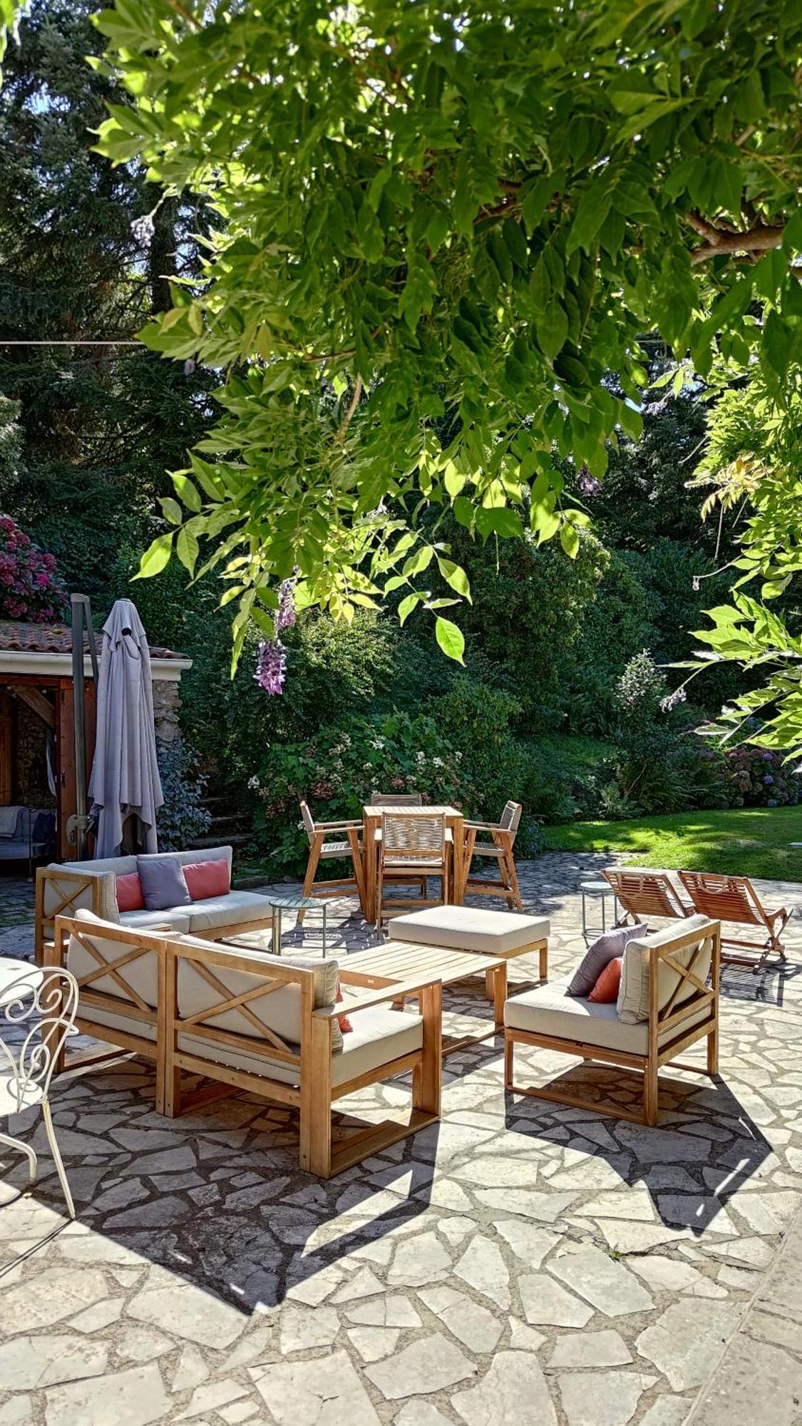 Un Jardin Secret Bed & Breakfast Yzeron Exterior photo